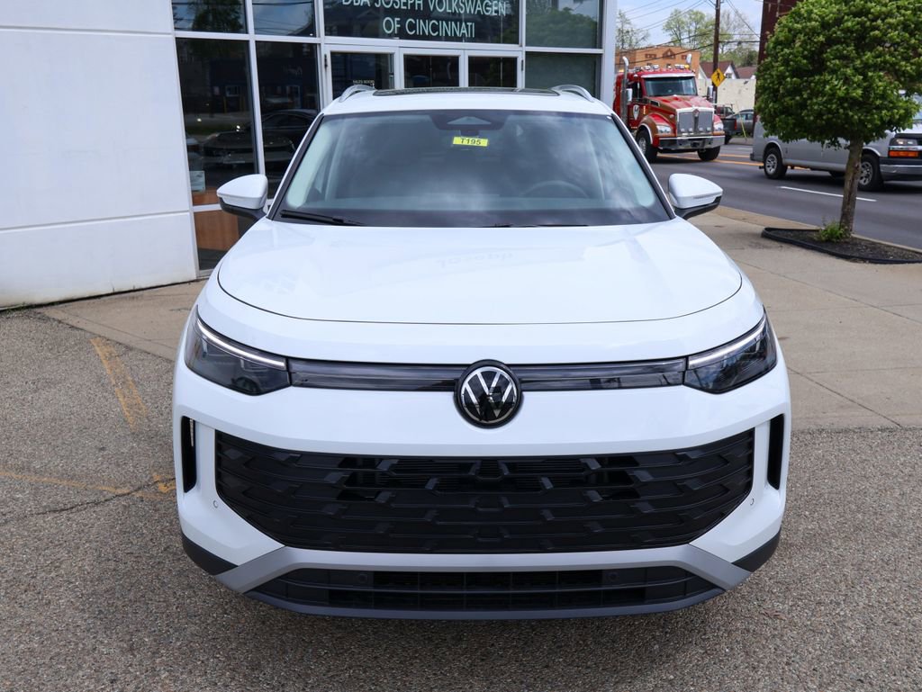 New 2026 Volkswagen Tiguan SE AWD/4WD image 8