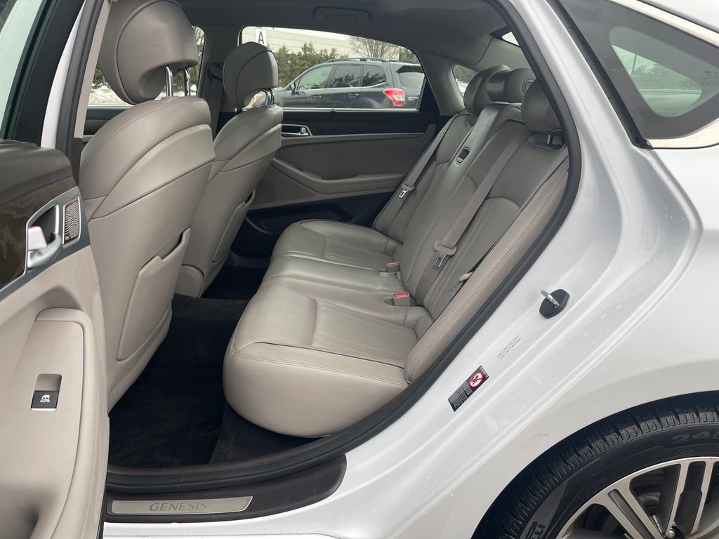 Used 2018 Genesis G80 3.8 w/ Option Group 03 image 16