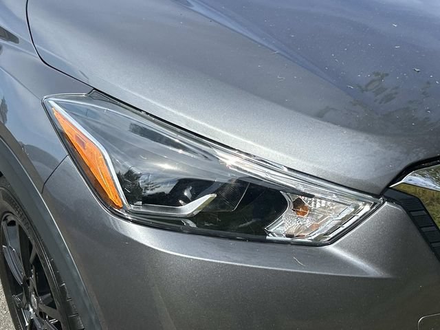 Used 2020 Nissan Kicks SR w/ SR Premium Package FWD image 4