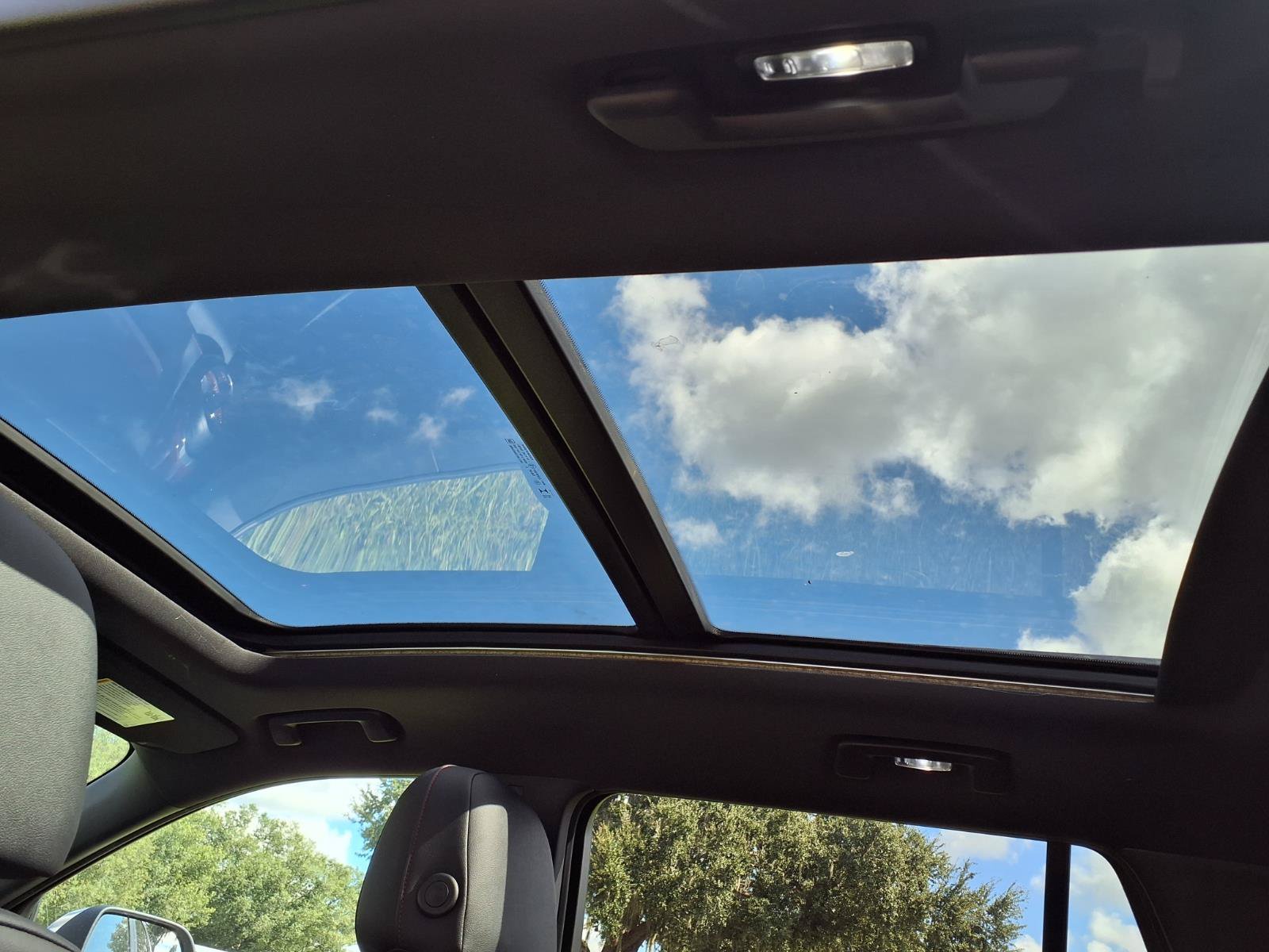 New 2027 Chevrolet Equinox RS w/ Convenience Package III FWD image 15