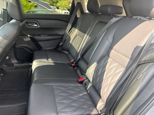 Used 2024 Nissan Rogue Platinum w/ Platinum Premium Package AWD/4WD image 11