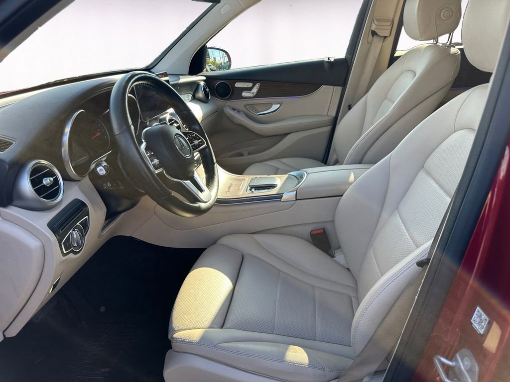 Used 2021 Mercedes-Benz GLC 300 4MATIC w/ Premium Package image 9
