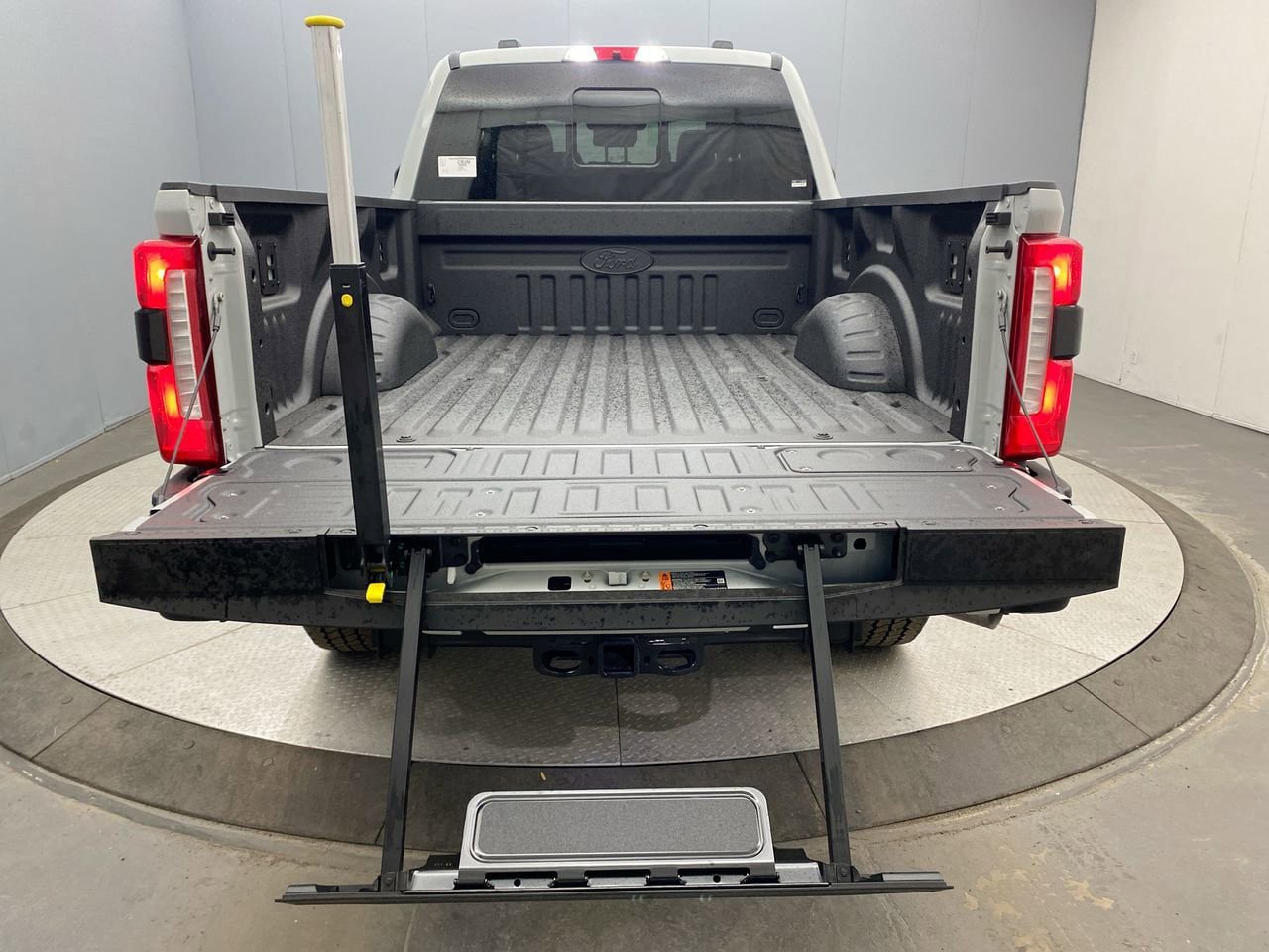 New 2026 Ford F350 XLT w/ XLT Premium Package AWD/4WD image 23