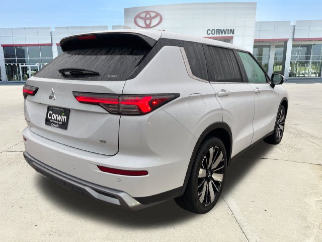 Used 2025 Mitsubishi Outlander SE AWD/4WD image 5