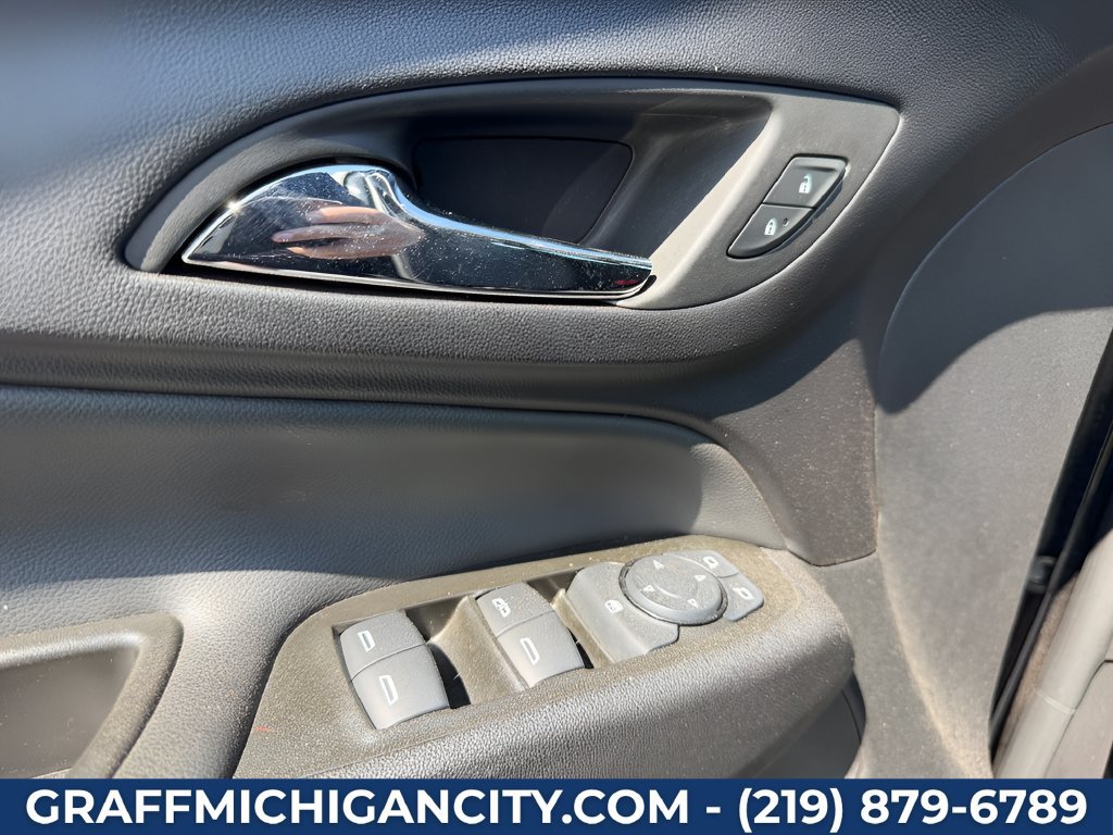 Used 2024 Chevrolet Equinox LT AWD/4WD image 10