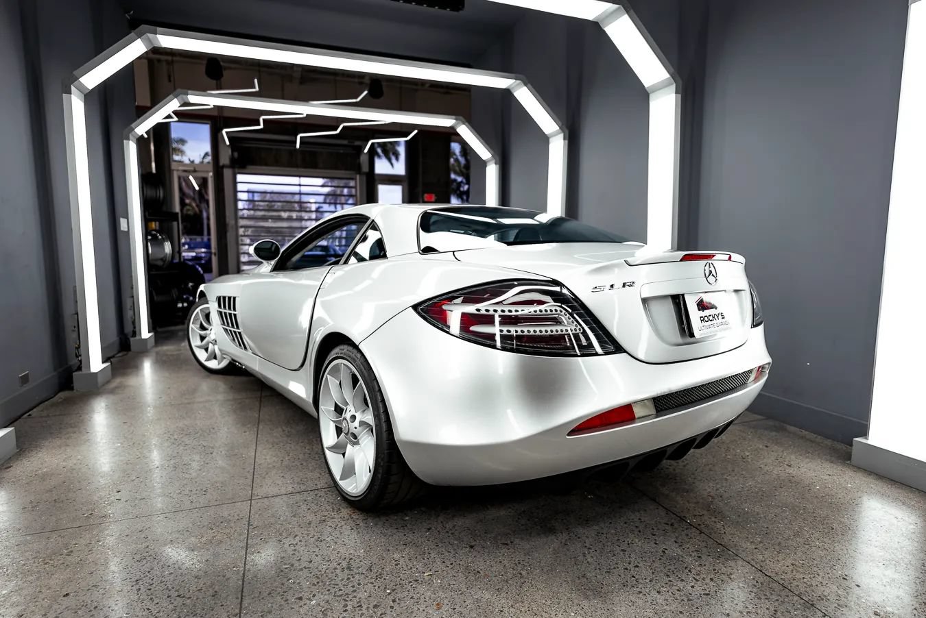 Used 2006 Mercedes-Benz SLR image 7