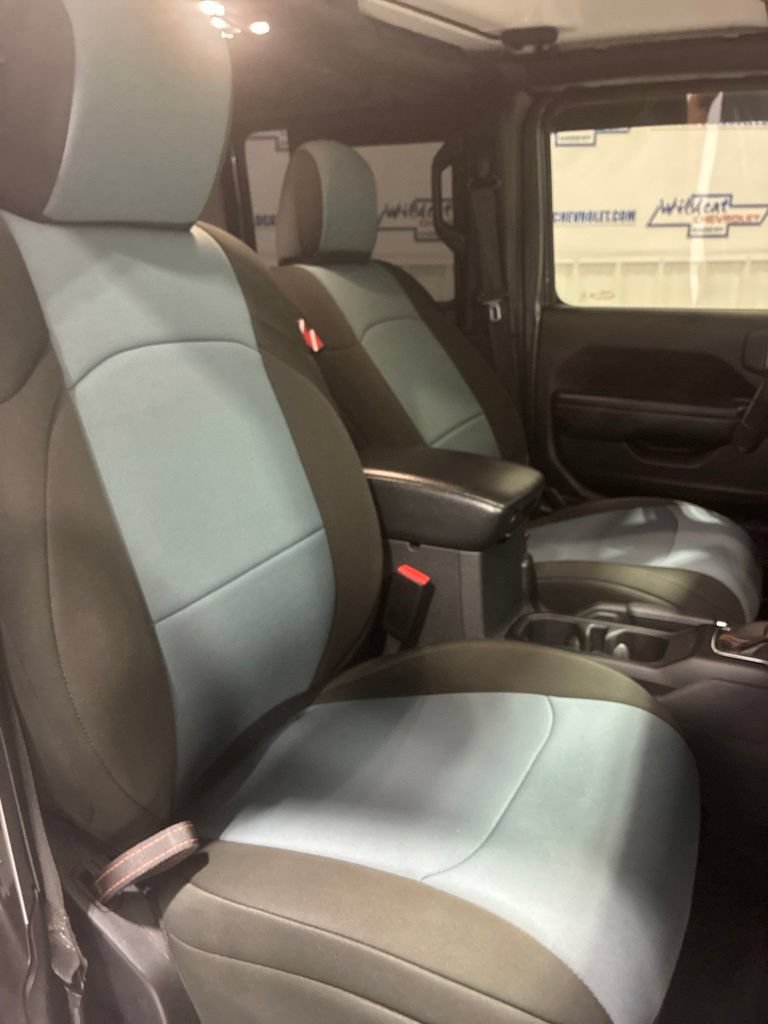 Used 2023 Jeep Gladiator Mojave AWD/4WD image 42