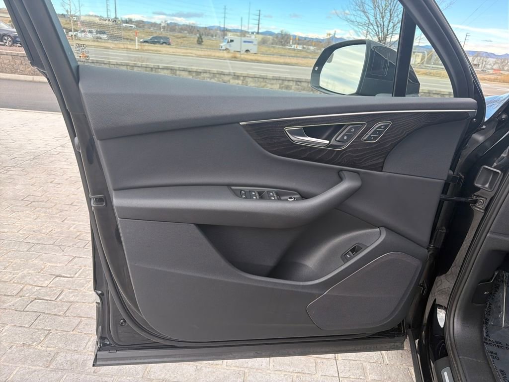 Used 2023 Audi Q7 2.0T Premium w/ Convenience Package image 10