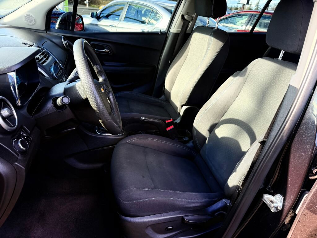 Used 2015 Chevrolet Trax LS FWD image 10