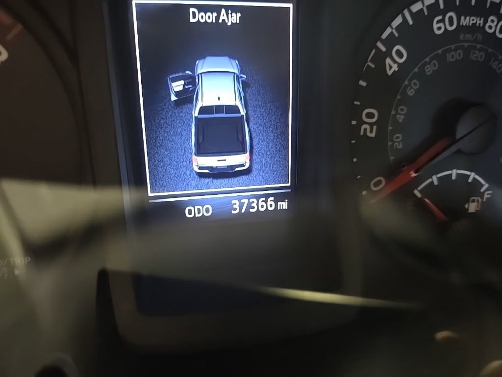 Used 2018 Toyota Tacoma SR w/ SR Convenience Package image 5