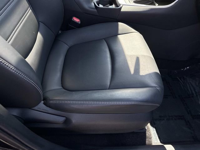 Used 2021 Toyota RAV4 XLE Premium image 10