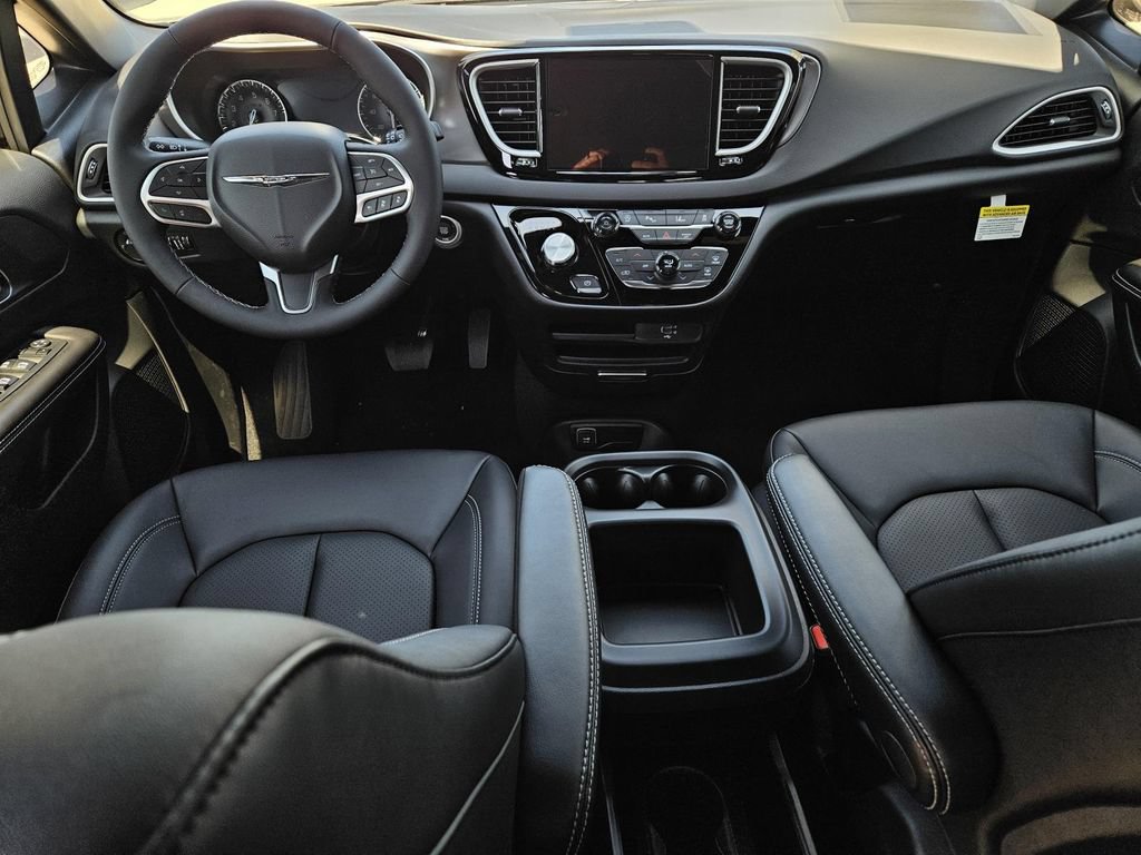 New 2026 Chrysler Voyager LX FWD image 11
