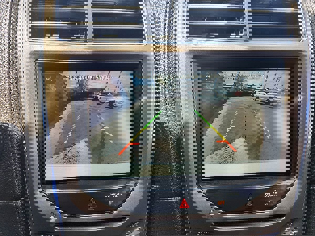 Used 2015 Lincoln MKX FWD w/ Equipment Group 101A image 25