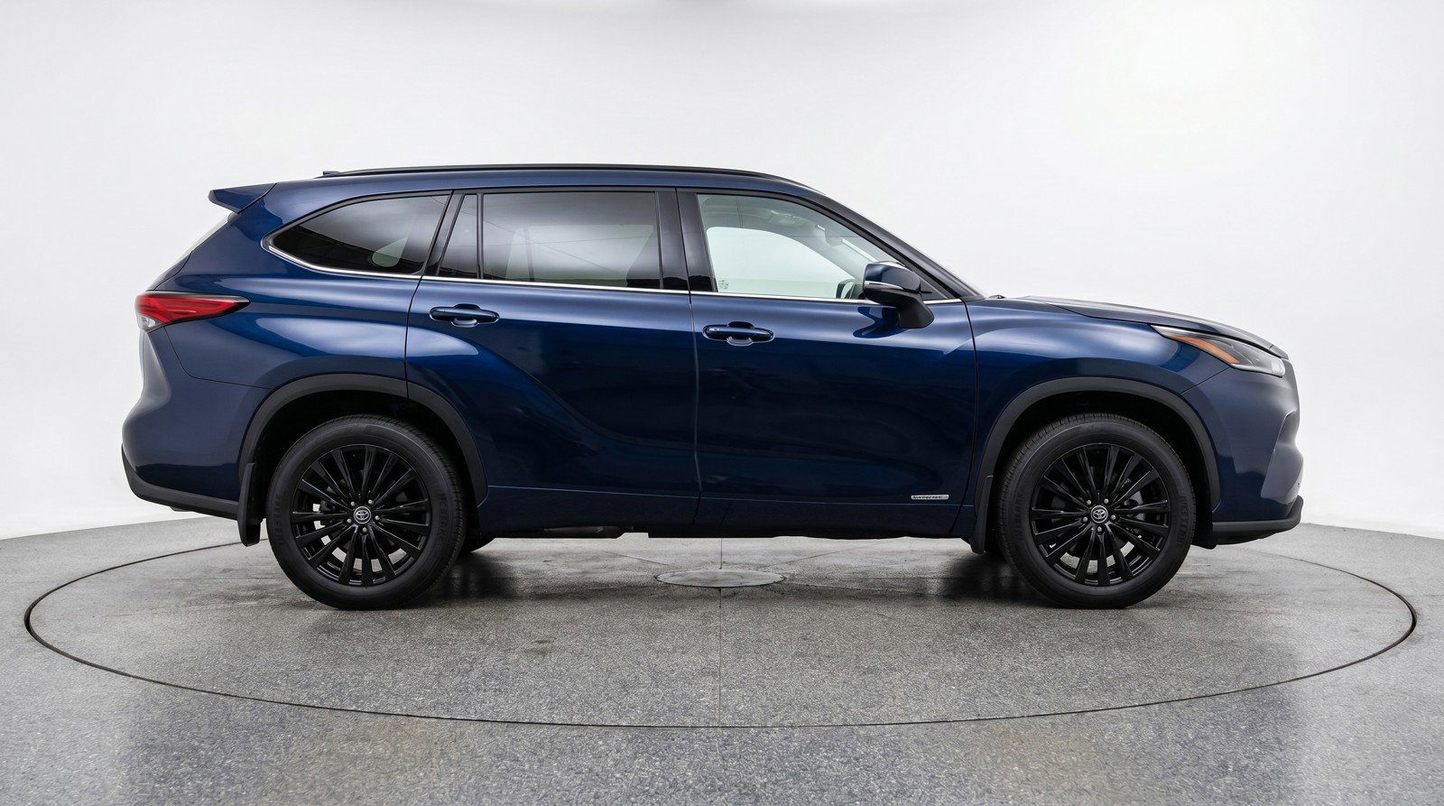 Used 2025 Toyota Highlander XSE AWD/4WD image 11