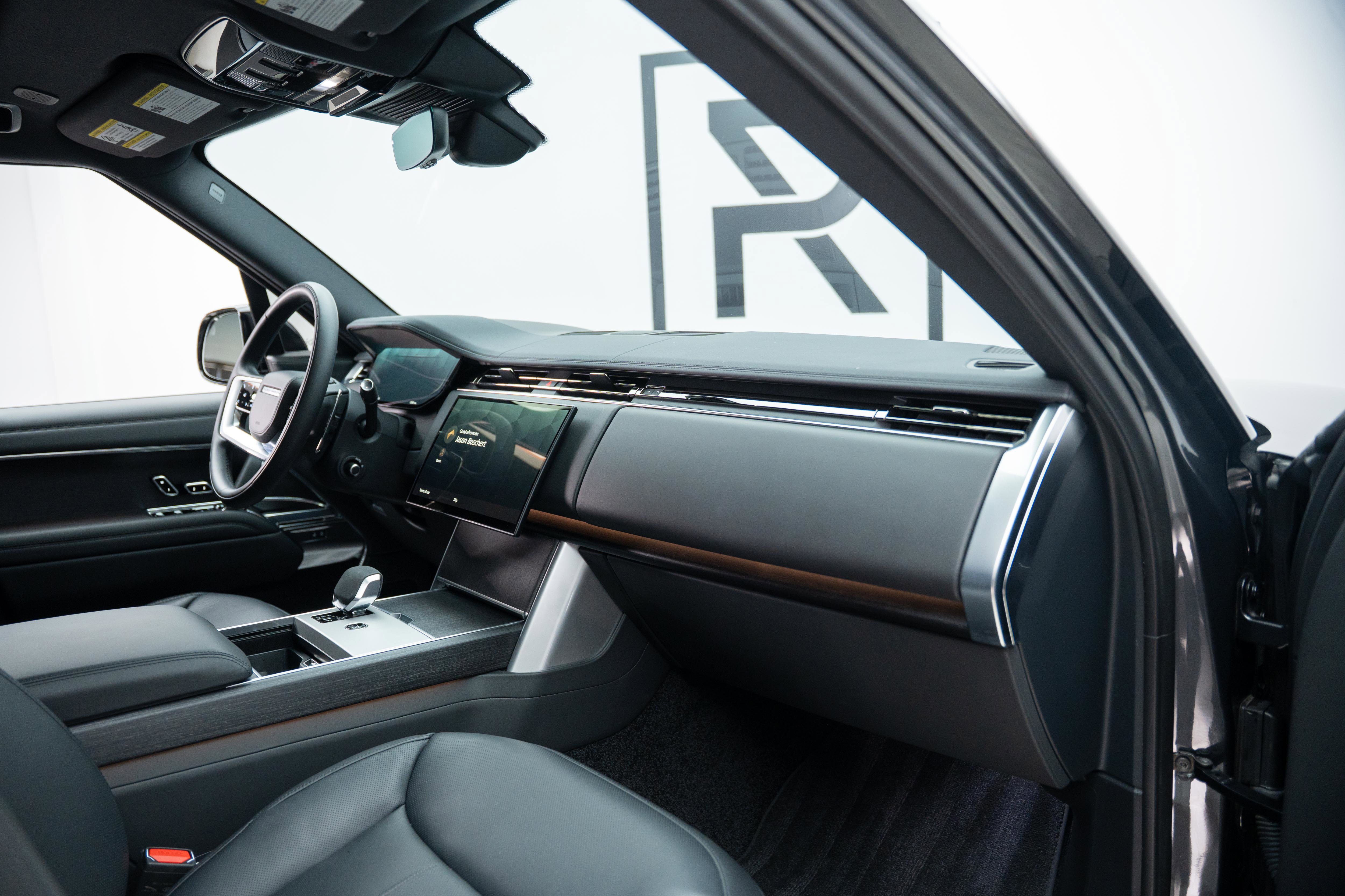 Used 2025 Land Rover Range Rover SE AWD/4WD image 24