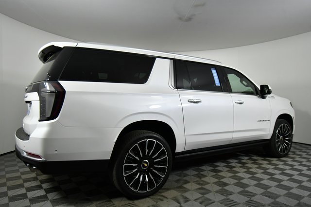 Certified 2025 Chevrolet Suburban High Country image 10