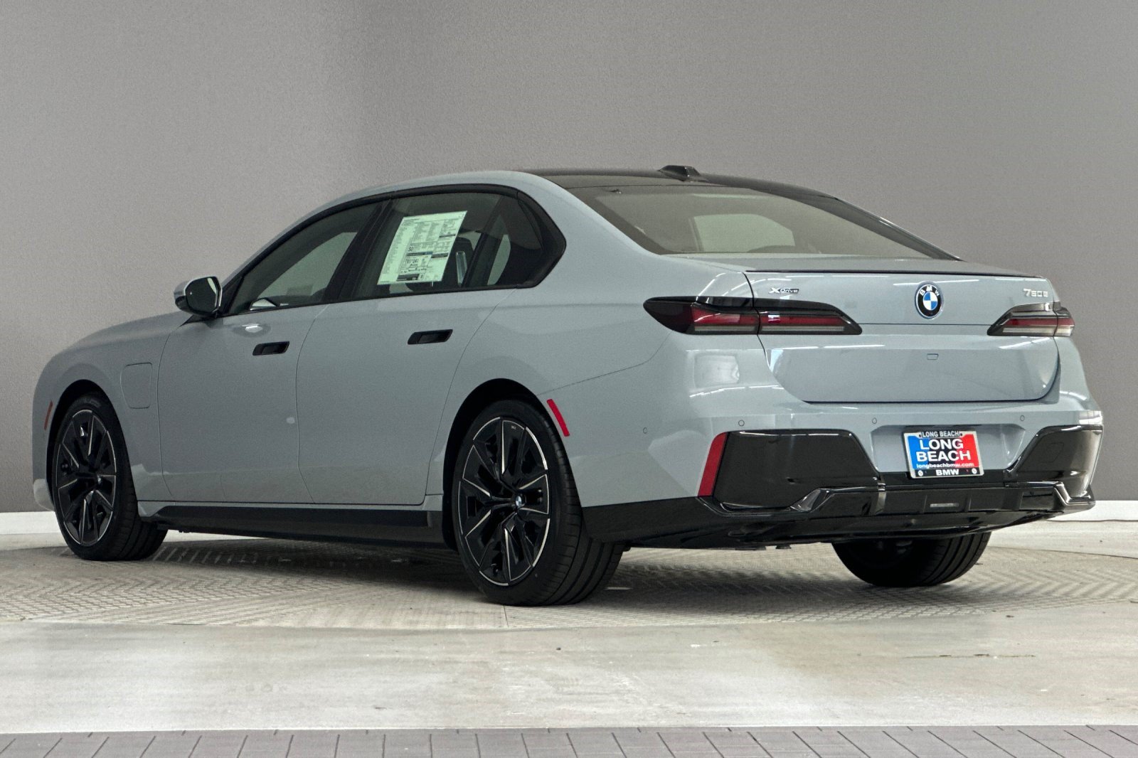 New 2026 BMW 750e xDrive w/ Premium Package AWD/4WD image 3
