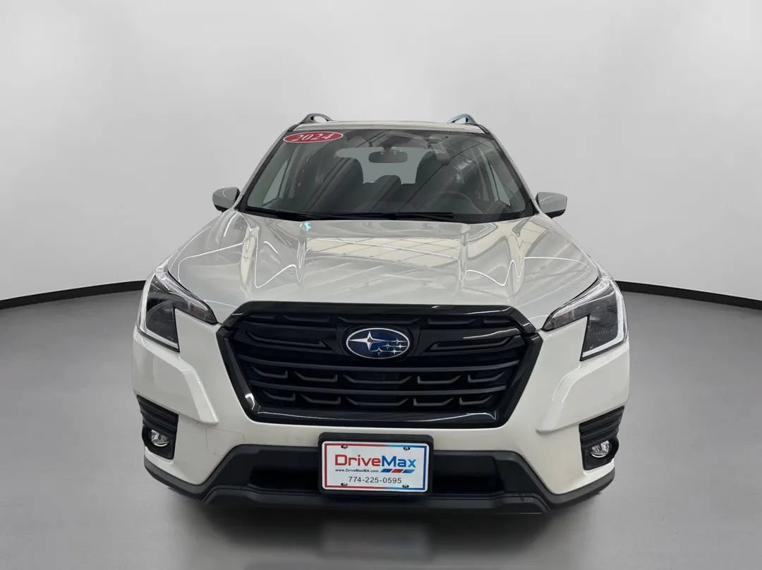 Used 2024 Subaru Forester Premium AWD/4WD image 2