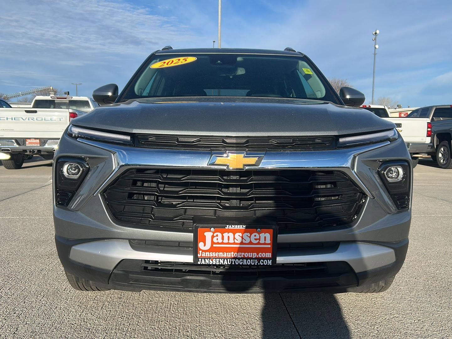 Used 2025 Chevrolet TrailBlazer LT image 3