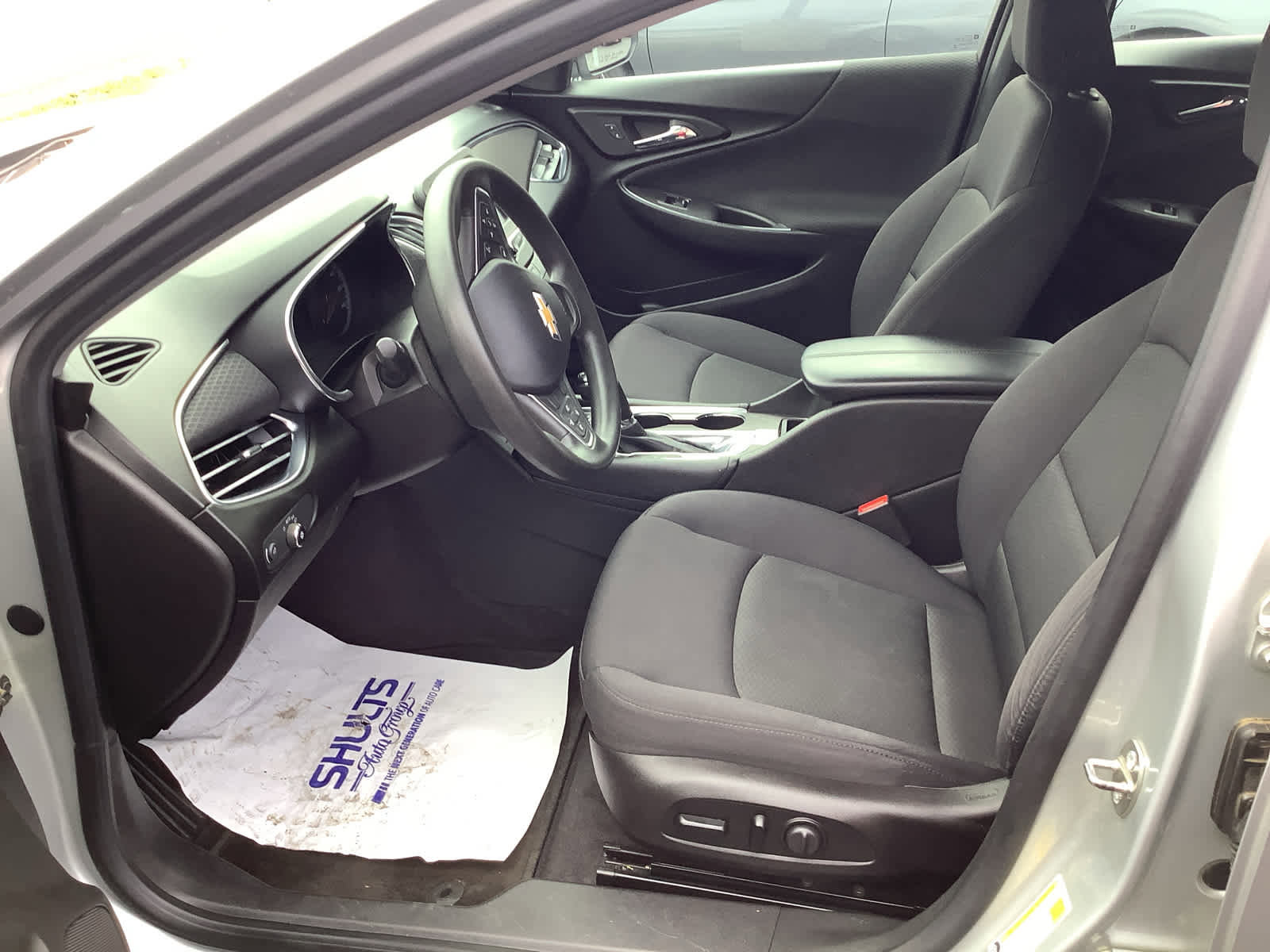 Used 2017 Chevrolet Malibu LT image 6