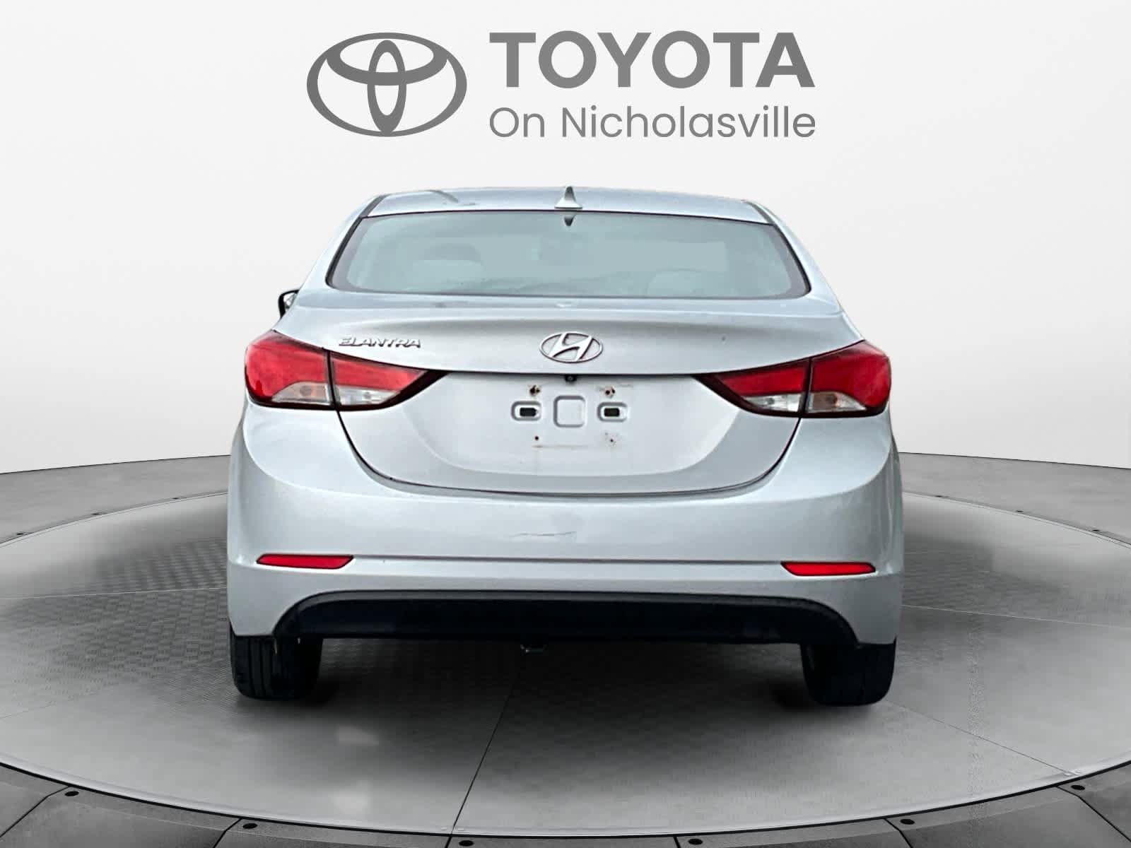 Used 2014 Hyundai Elantra SE w/ Option Group 02 FWD image 5