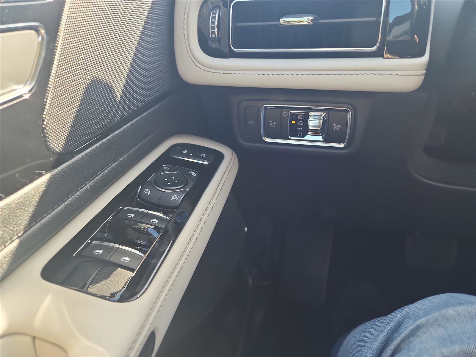 New 2026 Lincoln Aviator 2WD image 29