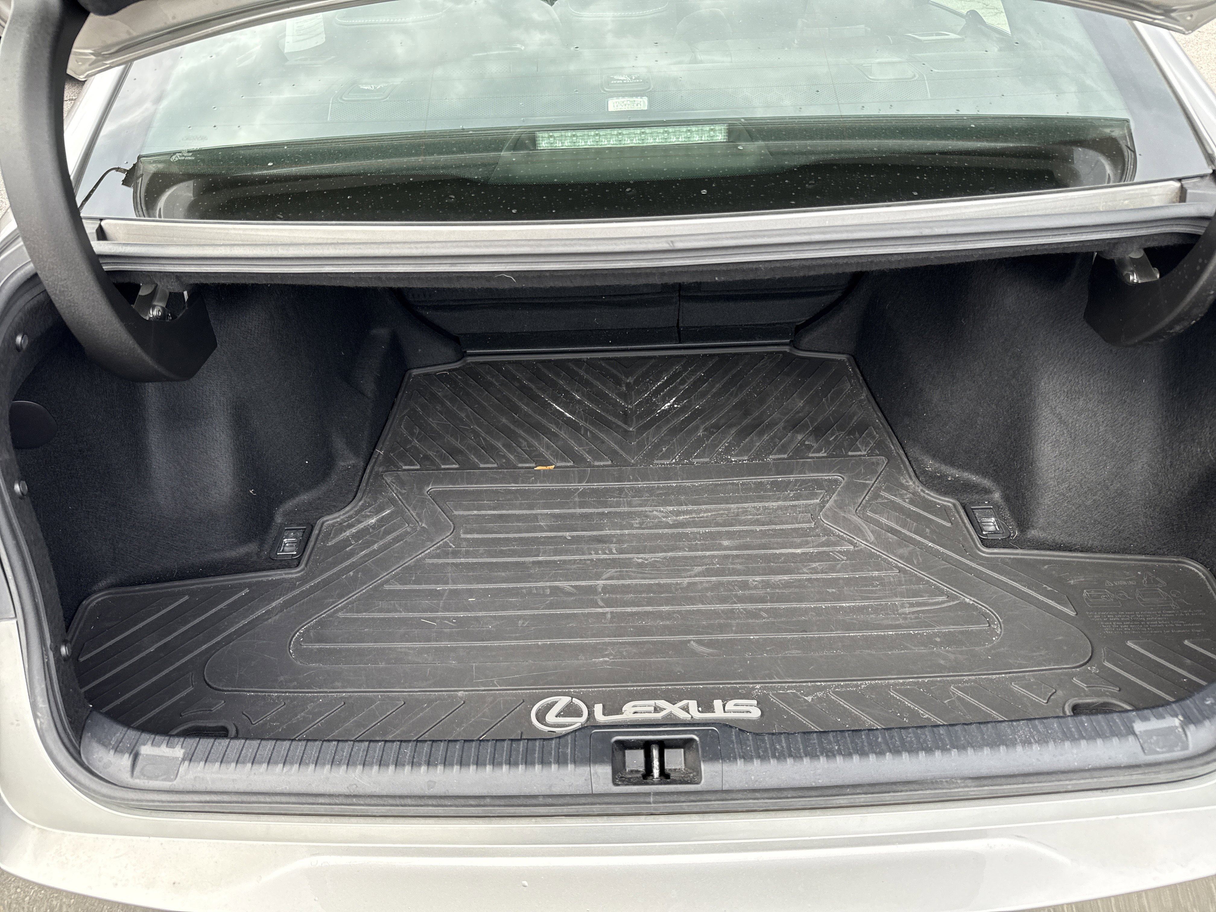 Used 2023 Lexus IS 350 F Sport image 9