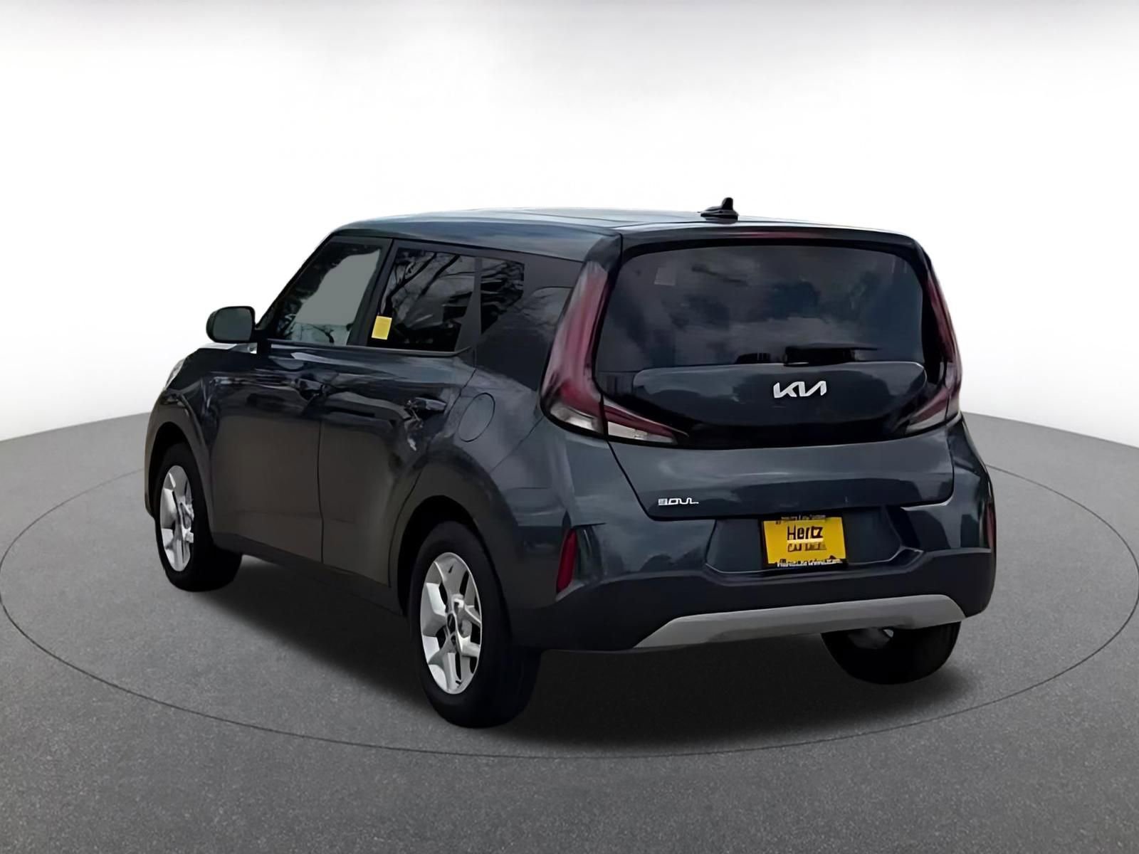 Used 2025 Kia Soul LX w/ LX Technology Package FWD image 11