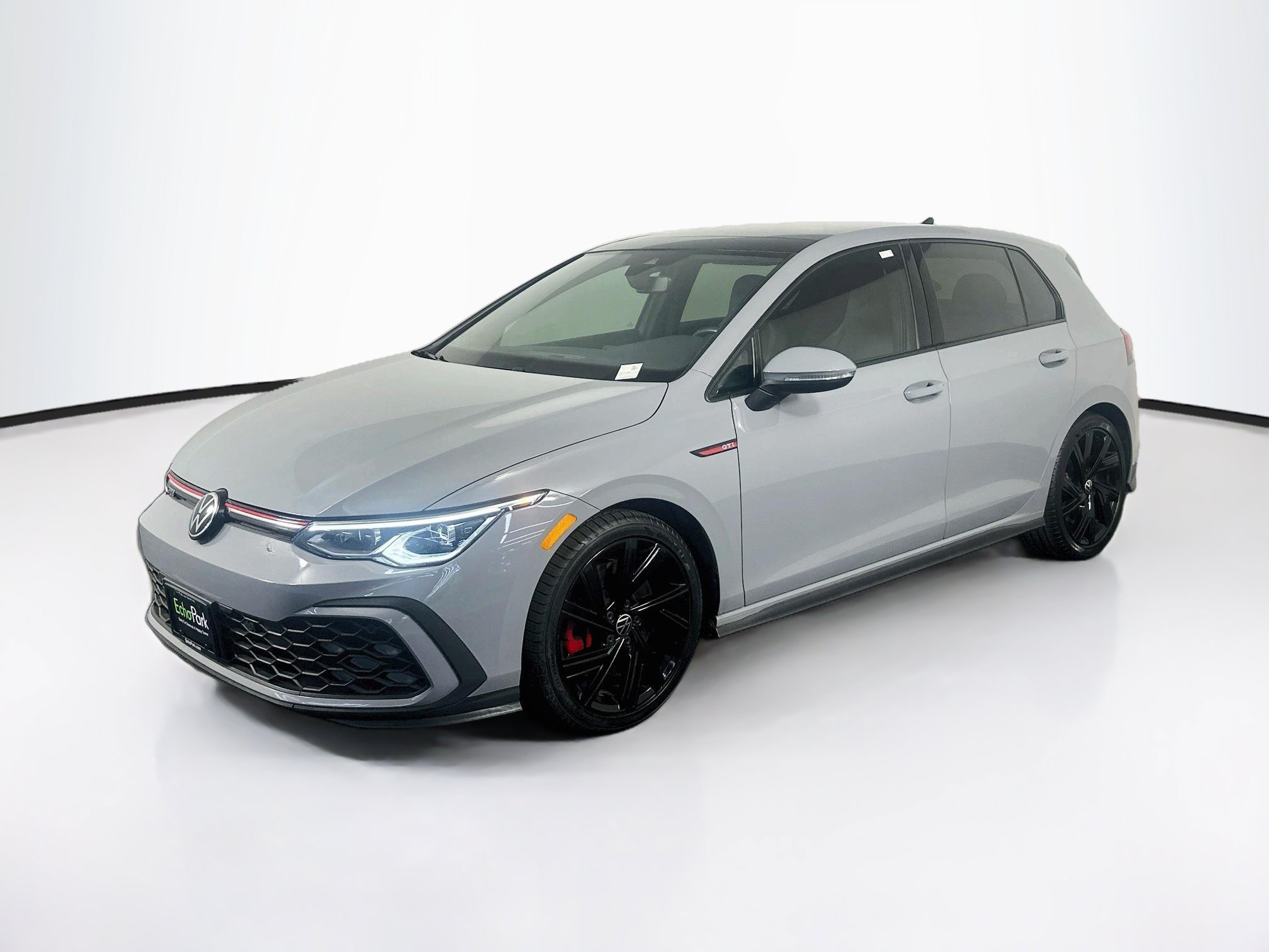 Used 2022 Volkswagen GTI SE FWD image 3