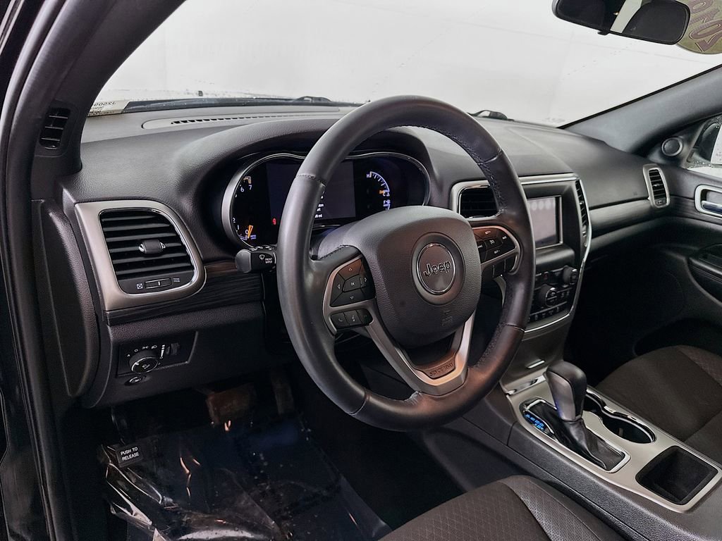 Used 2019 Jeep Grand Cherokee Laredo image 14
