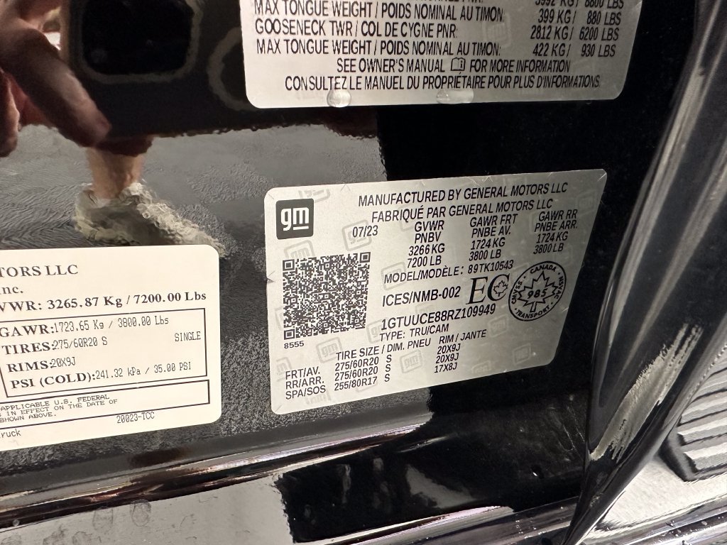 Used 2024 GMC Sierra 1500 Elevation w/ LPO, Elevation Black Package AWD/4WD image 36