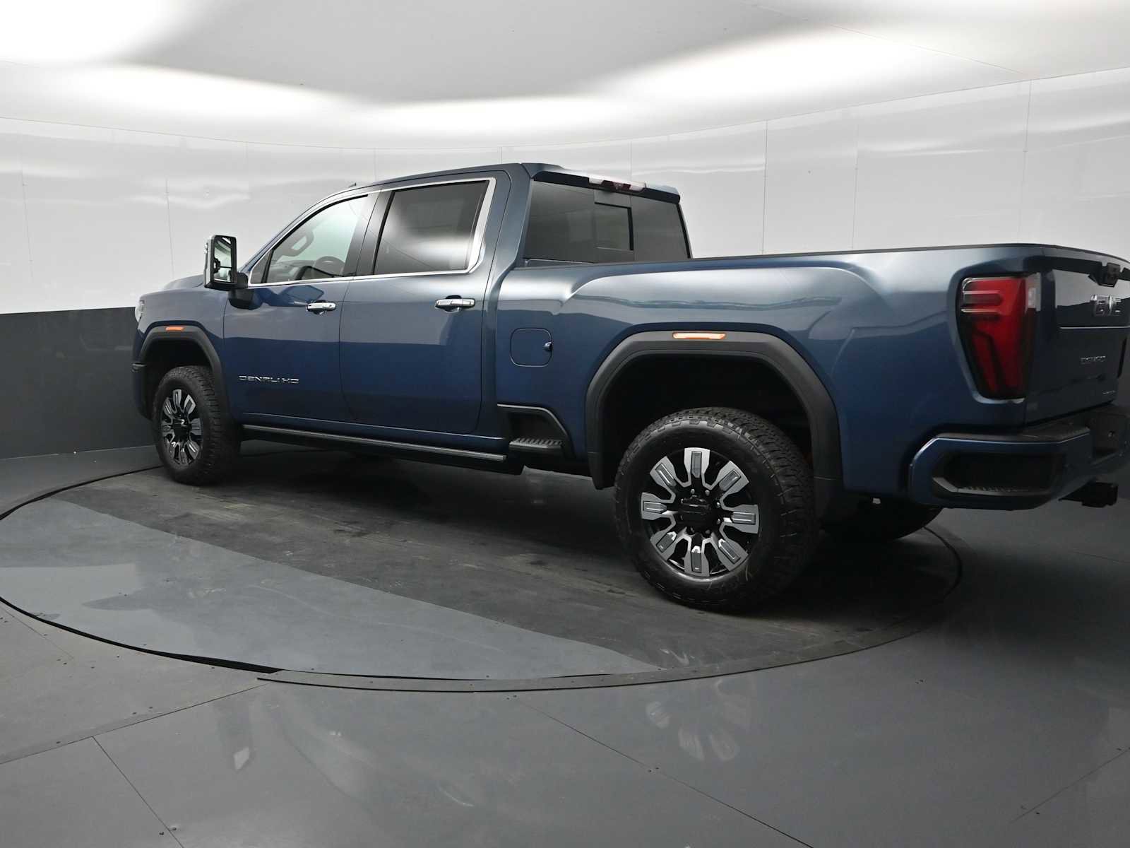 New 2026 GMC Sierra 2500 Denali w/ Denali Reserve Package image 5