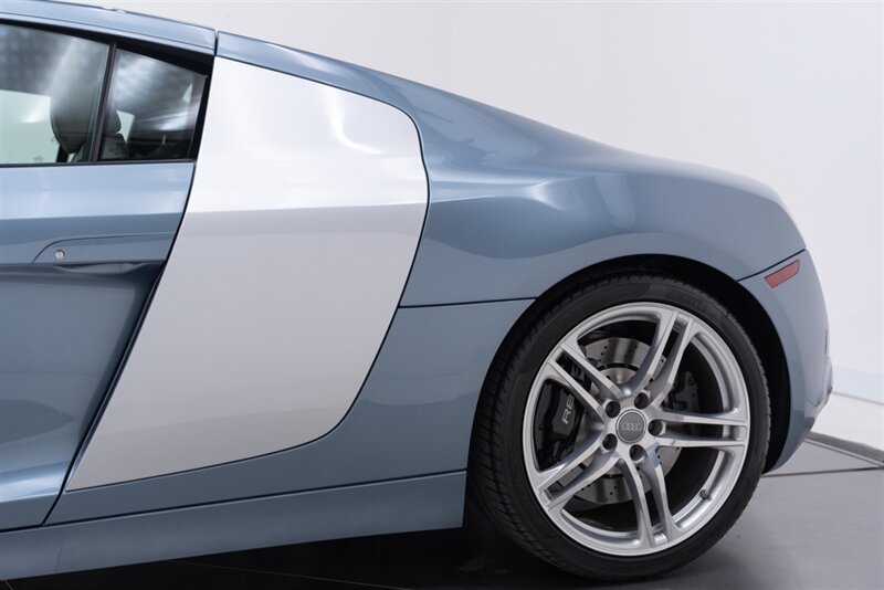 Used 2011 Audi R8 V8 AWD/4WD image 32