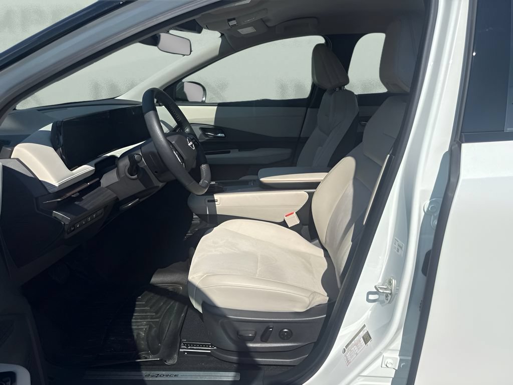 Used 2024 Nissan Ariya AWD image 7