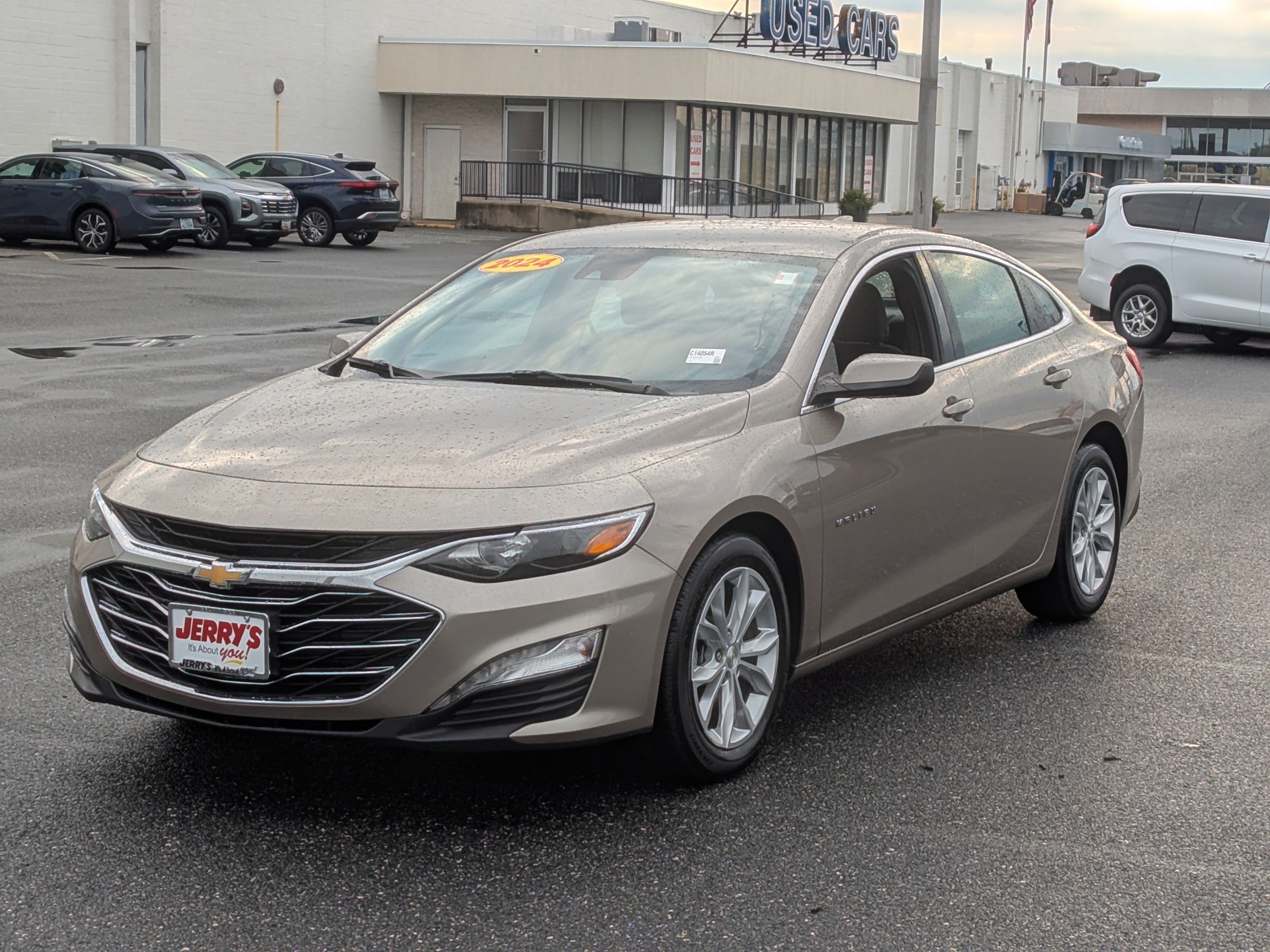 Used 2024 Chevrolet Malibu LT FWD image 4