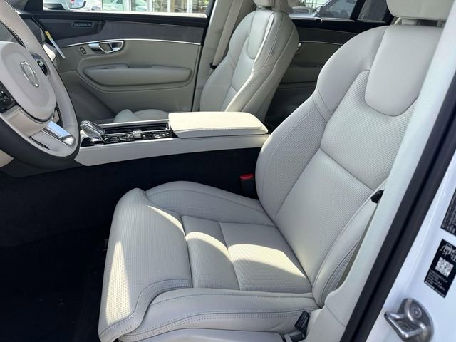 New 2026 Volvo XC90 B6 Ultra w/ Protection Package image 18
