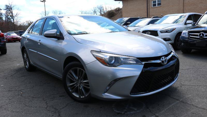 Used 2017 Toyota Camry SE w/ Protection Package (Q2) FWD image 3