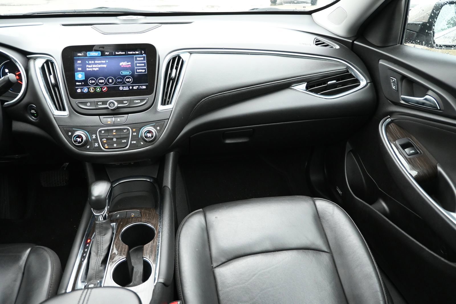 Used 2024 Chevrolet Malibu LT FWD image 23