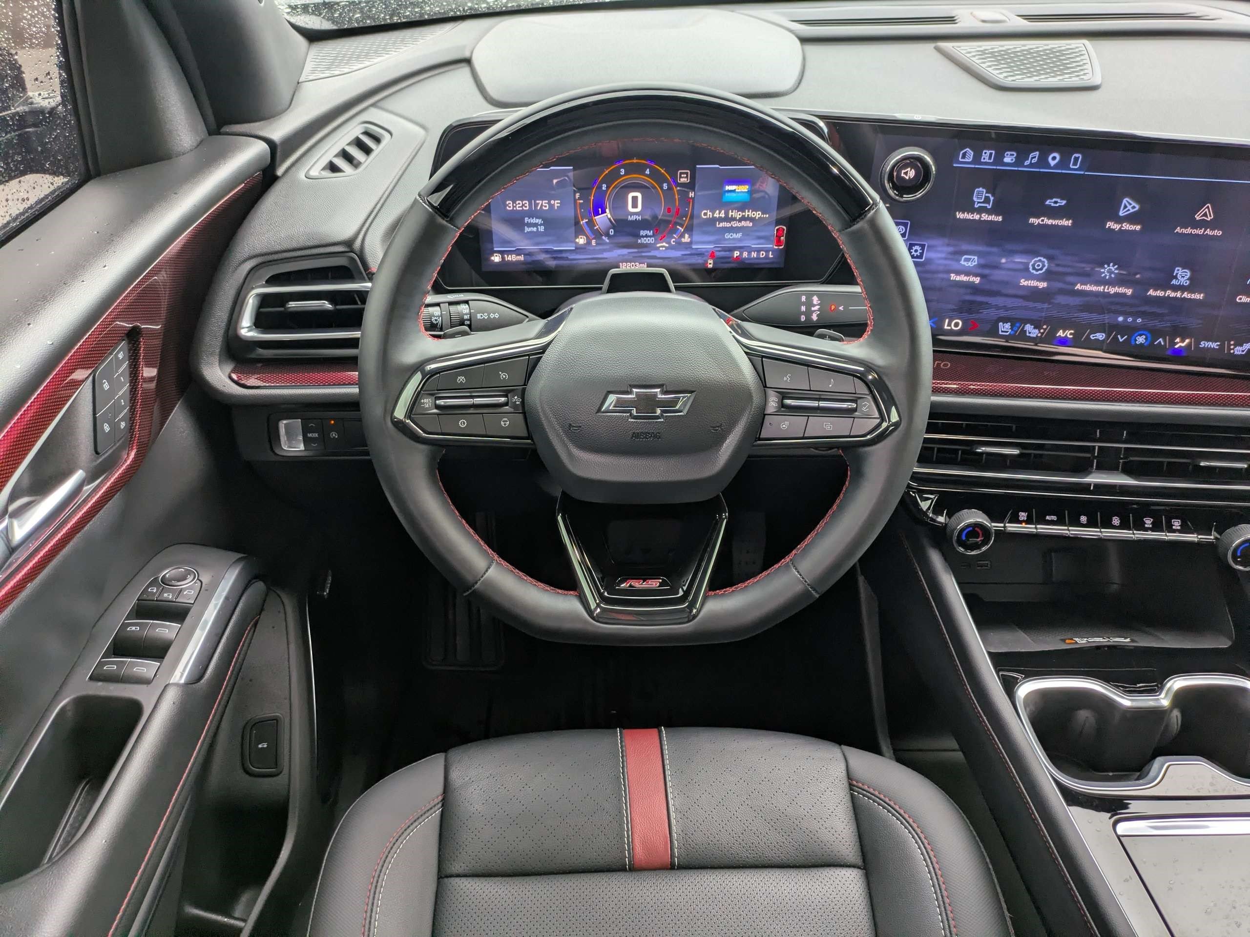 Used 2026 Chevrolet Traverse RS FWD image 14