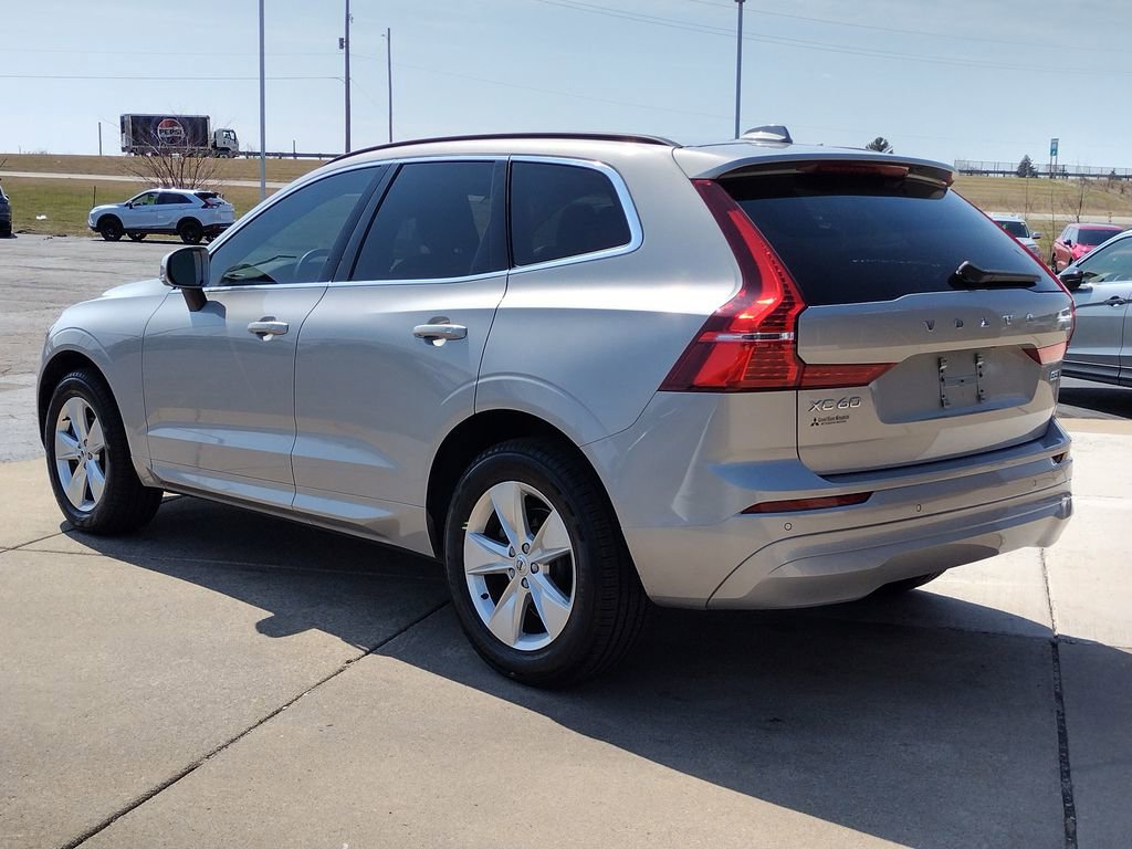 Used 2022 Volvo XC60 B5 Momentum image 17