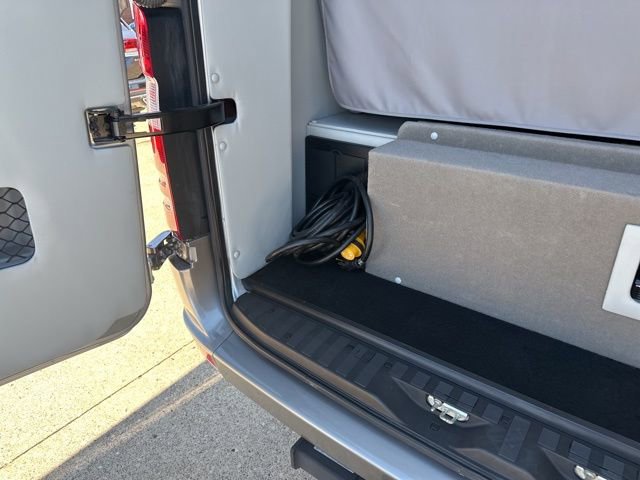 Used 2017 Mercedes-Benz Sprinter 3500 image 27