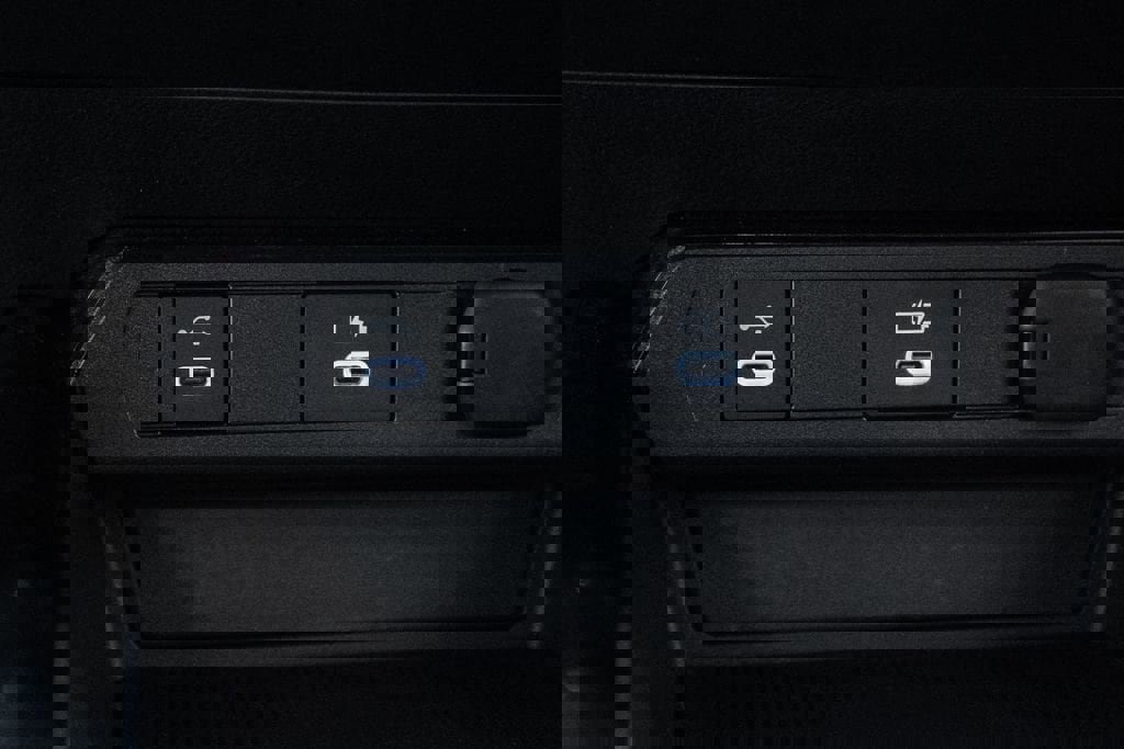 Certified 2024 Toyota Prius Prime SE image 18