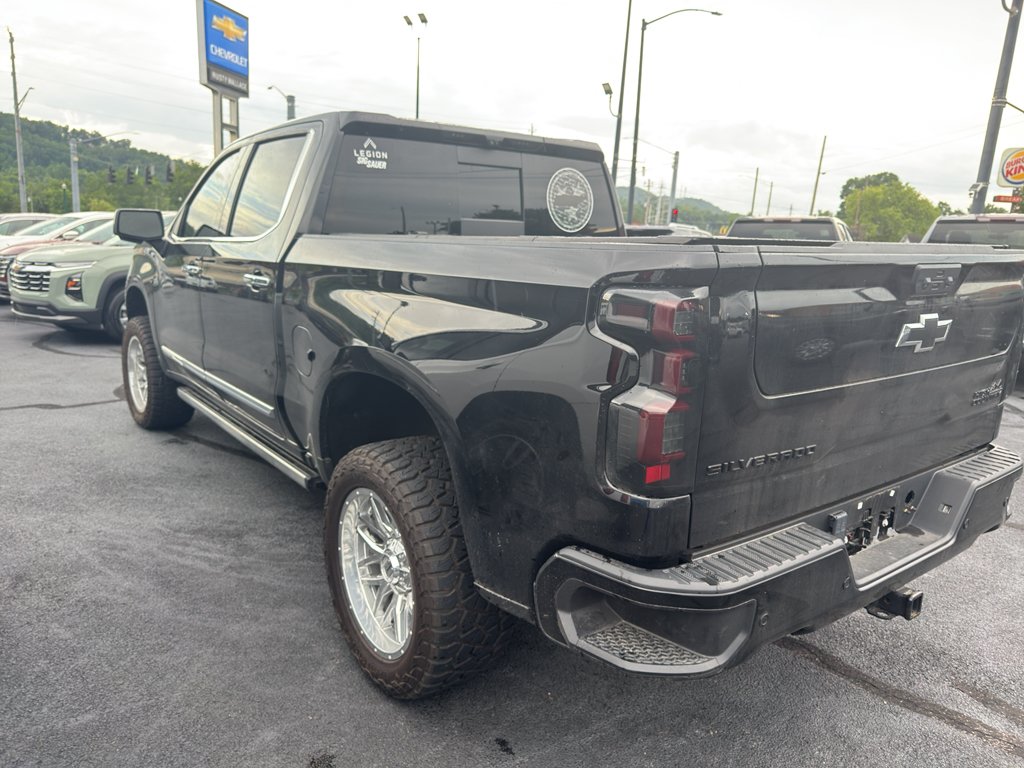 Used 2024 Chevrolet Silverado 1500 High Country w/ High Country Premium Package AWD/4WD image 7
