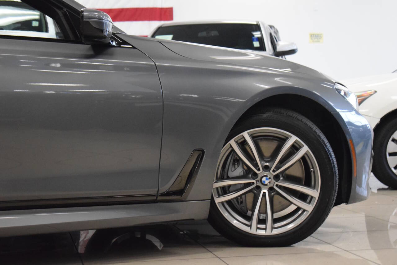 Used 2018 BMW 750i image 29