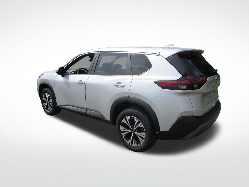 Used 2023 Nissan Rogue SV image 3