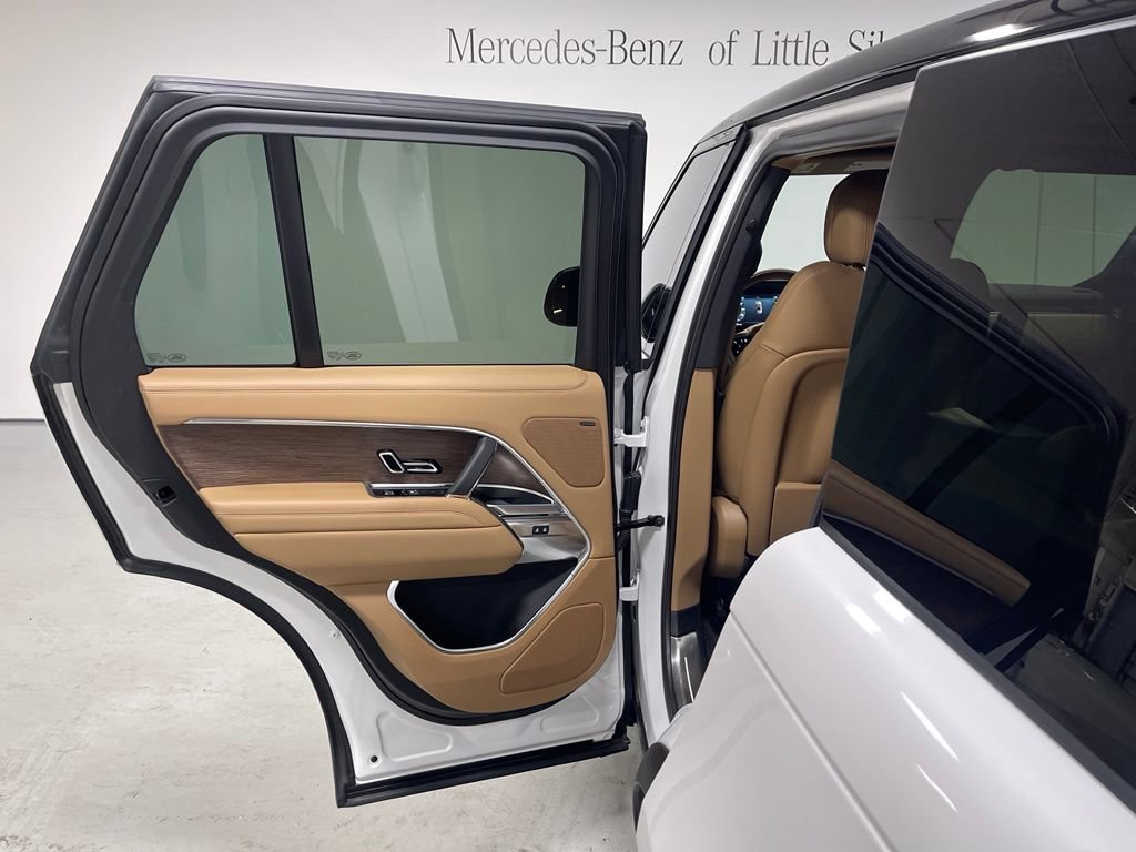 Used 2025 Land Rover Range Rover SE AWD/4WD image 23