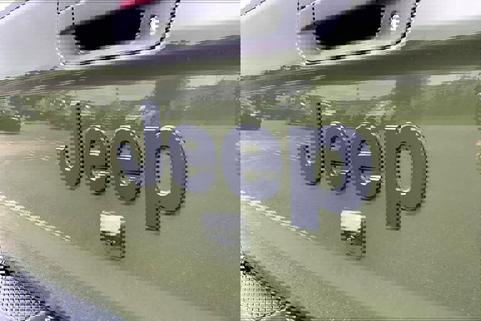 Used 2023 Jeep Gladiator Sport image 30