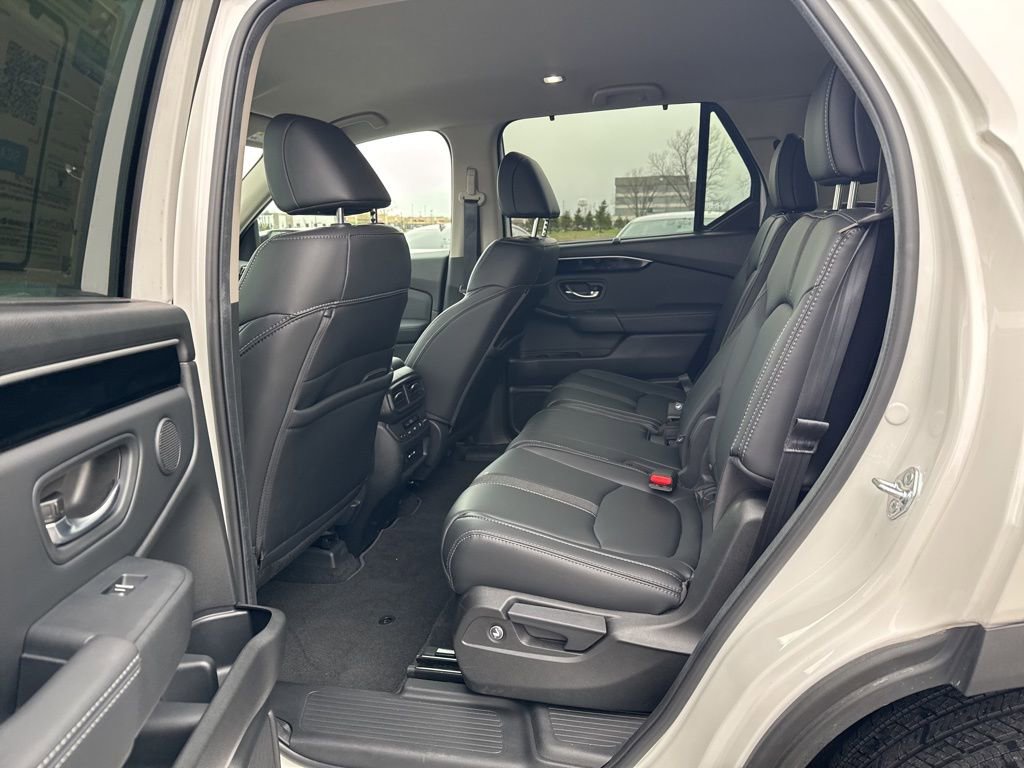 Certified 2025 Honda Pilot EX-L image 33