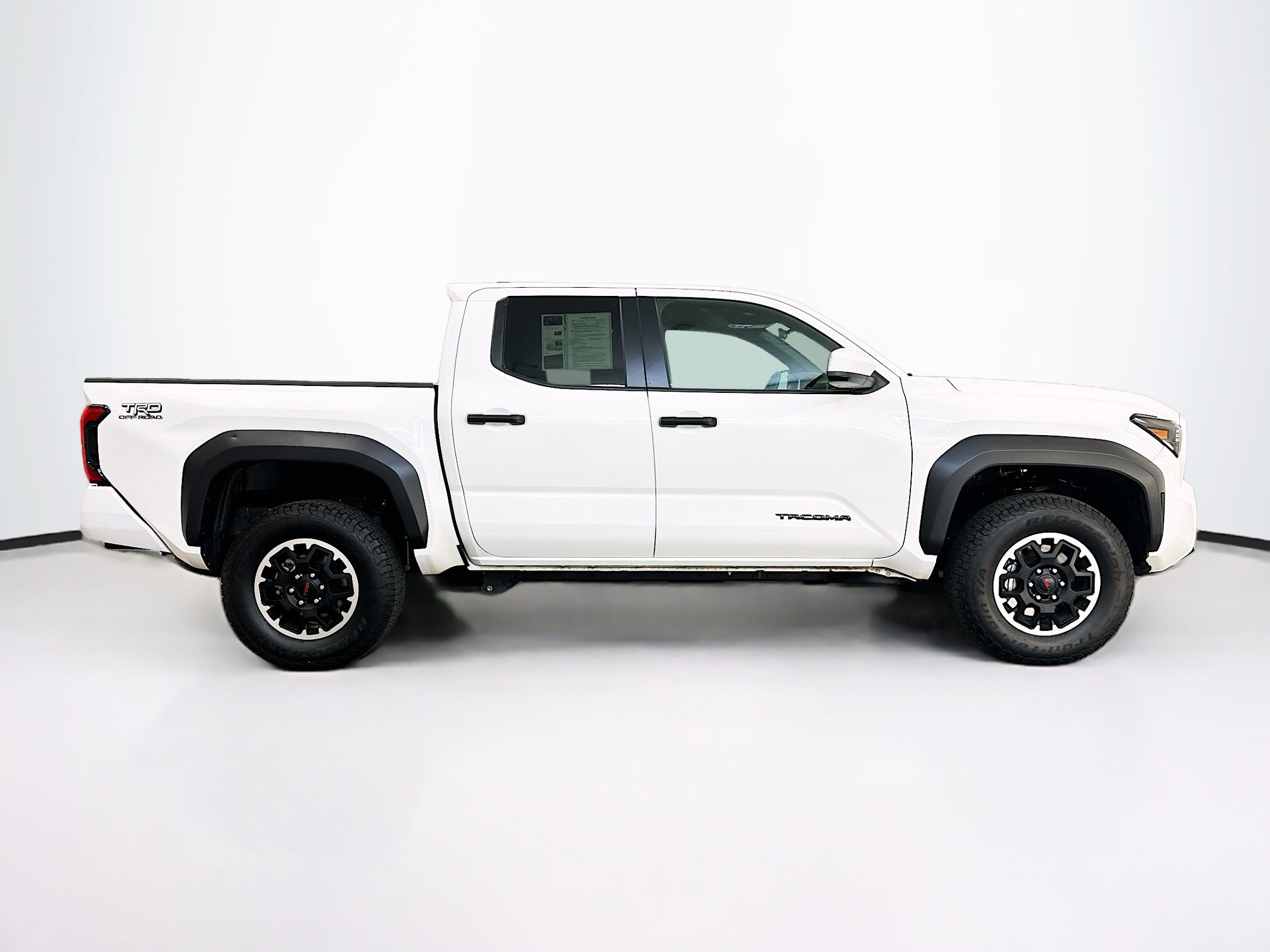 Used 2025 Toyota Tacoma TRD Off-Road image 10