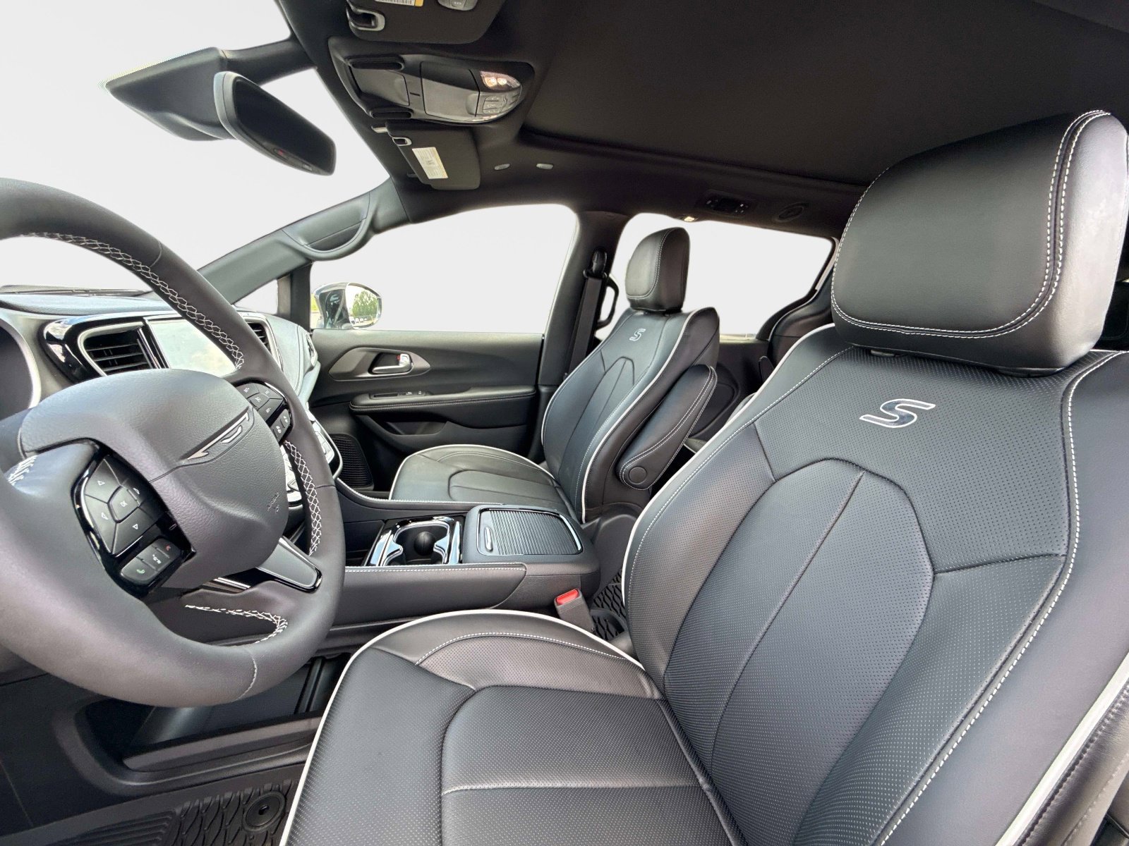 New 2027 Chrysler Pacifica Limited AWD/4WD image 22